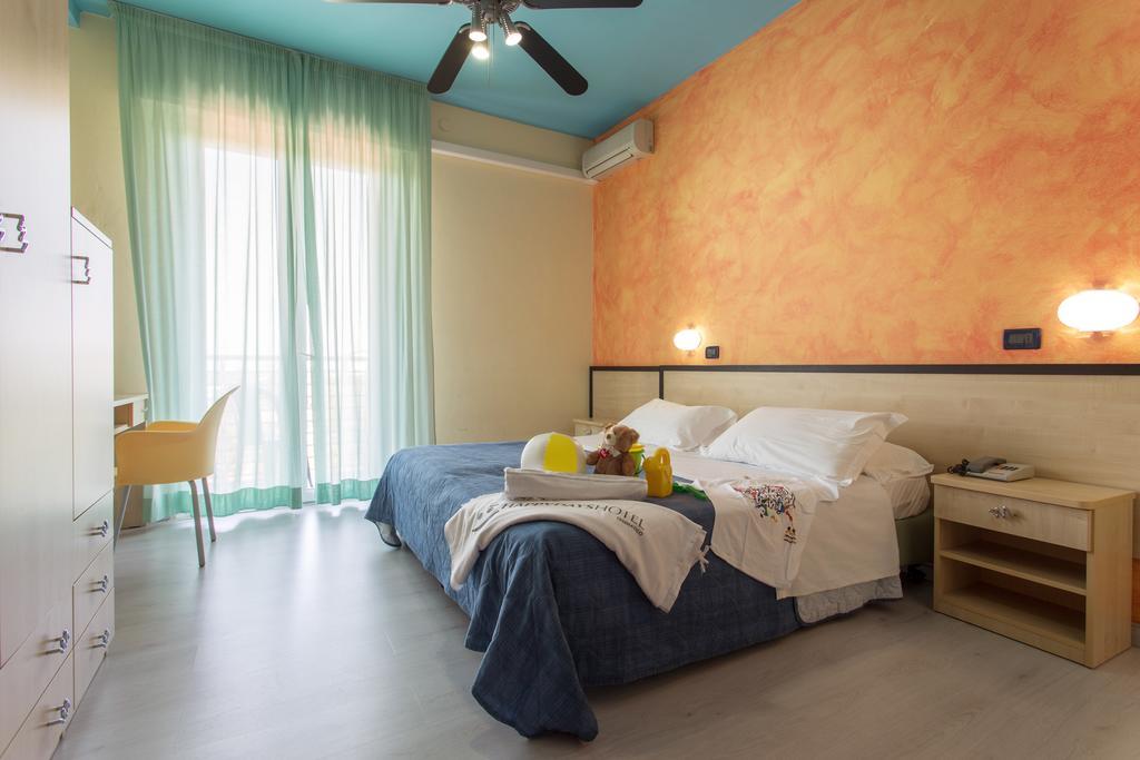 Hotel New Castle Cesenatico Oda fotoğraf