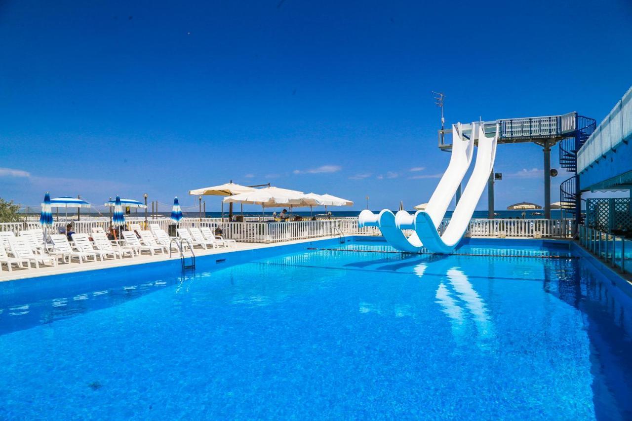 Hotel New Castle Cesenatico Dış mekan fotoğraf